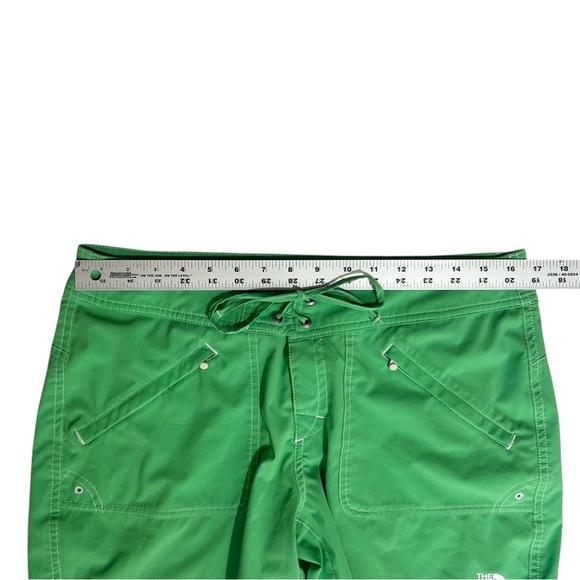 THE NORTH FACE Green Womens Board Shorts sz 10 Hook & Loop Fly Pockets Stretchy - Picture 4 of 14
